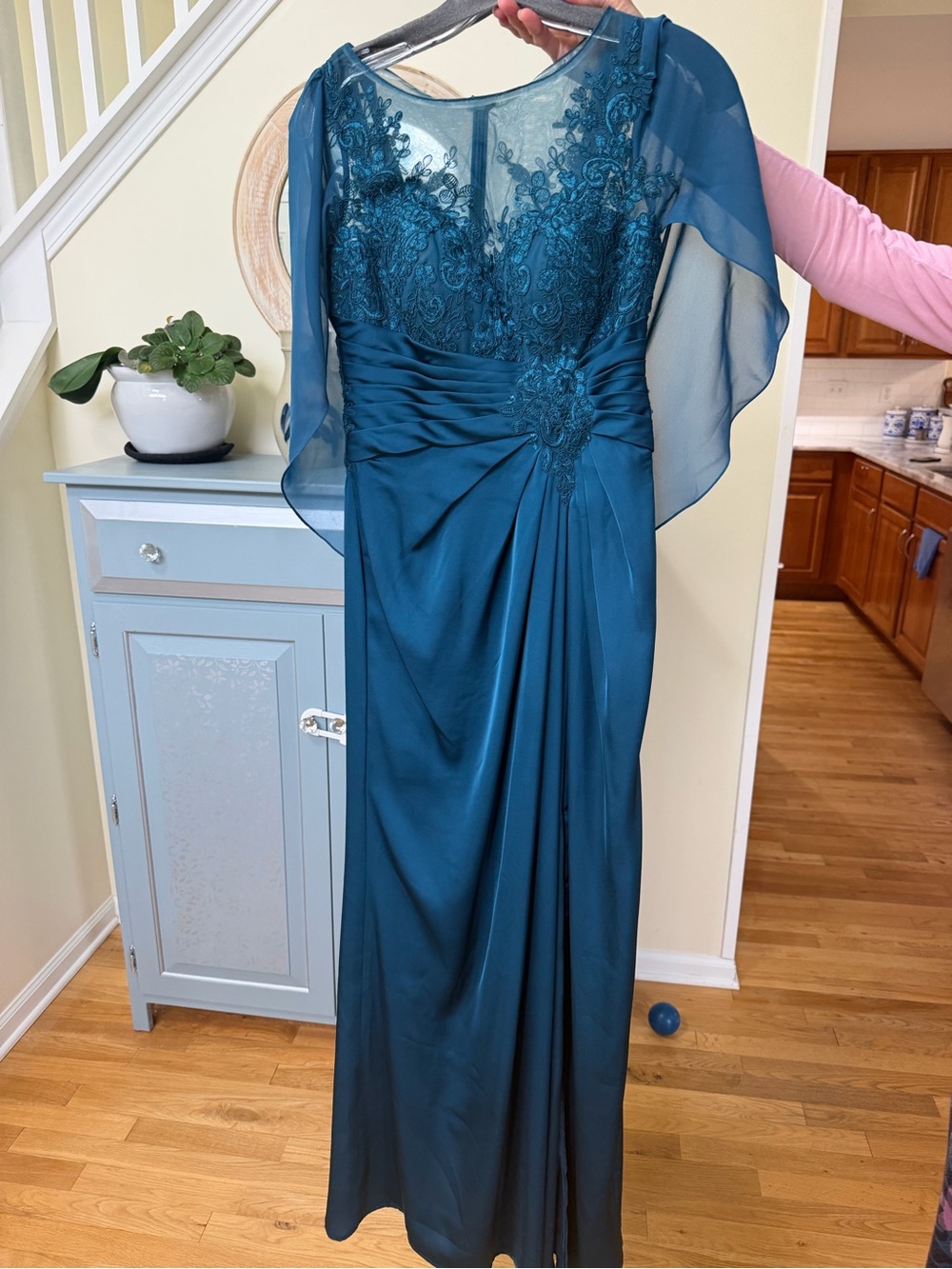 Azazie Hera Peacock Mother of the Groom/Bride Dress A0 XS with Shawl
